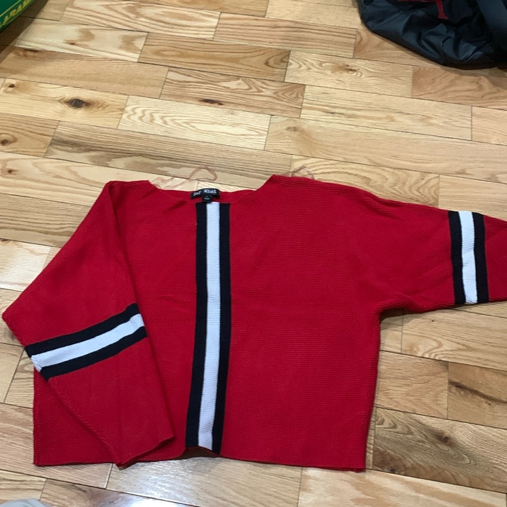 say what ? red shirt size L